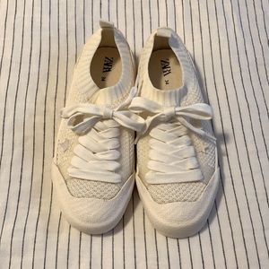 Zara girls low top sock style sneakers. NWOT